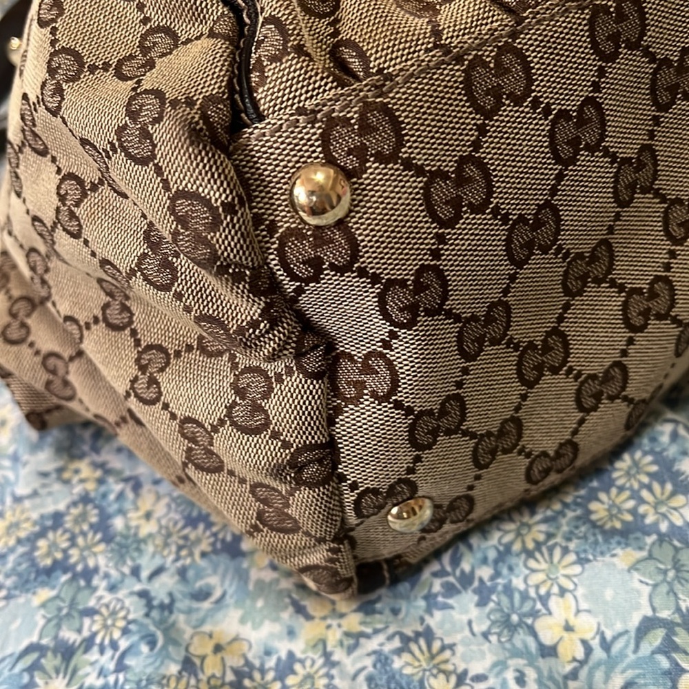 Vintage Gucci Shoulder Bag. Come with free wallet - Picture 6 of 16